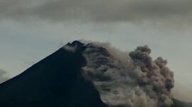 Ilustrasi Gunung Marapi erupsi. (Dok. Bnpb.go.id)