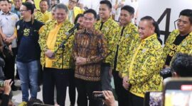 Partai Golkar menyatakan mendukung Wali Kota Solo, Gibran Rakabuming Raka, sebagai cawapres dari Ketum Gerindra, Prabowo Subianto. (Facbook.com/@Airlangga Hartarto)

