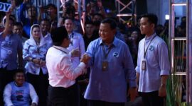 Pasangan Capres Koalisi Indonesia Maju Prabowo Subianto dan cawapres Gibran Rakabuming Raka di Pengundian dan Penetapan nomor urut Capres dan Cawapres di kantor KPU. (Dok. TKN Prabowo Gibran)

