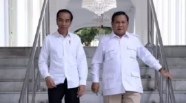 Calon Presiden No Urut 02, Prabowo Subianto bersama Presiden Jokowi. (Dok. Presidenri.go.id)