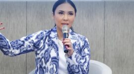 Sosok Agustina Hastarini, istri Menteri UMKM, yang diduga pakai surat dinas untuk jalan-jalan. (Instagram.com @tina.astari)